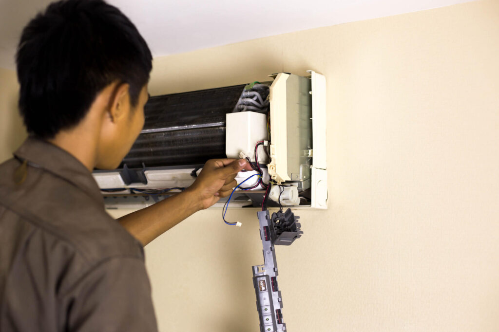 why does my air conditioner turn off by itself